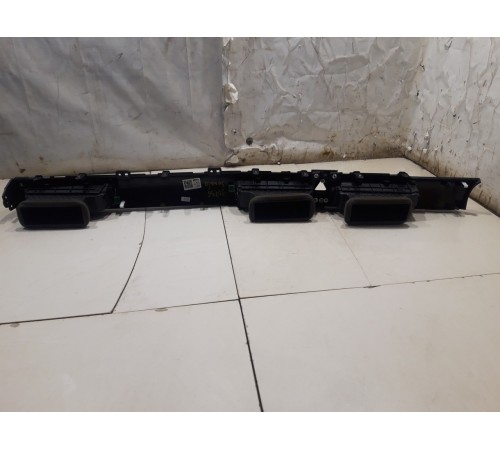 Накладка торпедо декоративная с воздушными дефлекторами