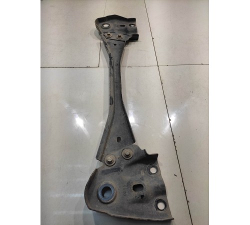 балка передняя поперечная