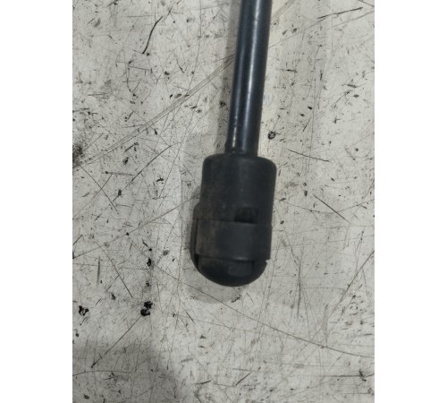 Амортизатор капота правый