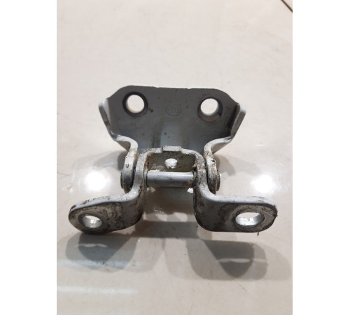 Петля двери (задняя, правая, верхняя)