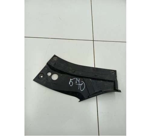 Накладка фары передняя правая