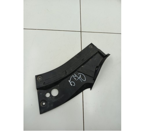 Накладка фары передняя правая