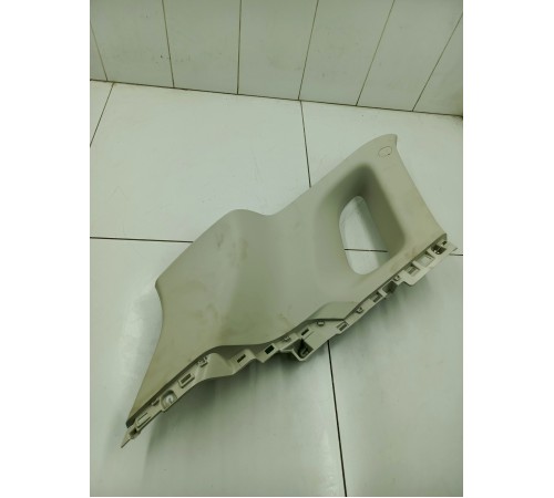 Обшивка задней стойки левая верхняя