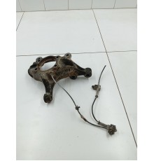 Кулак поворотный передний левый