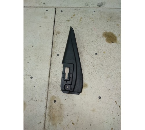 Молдинг двери задней правой внутренний треугольник