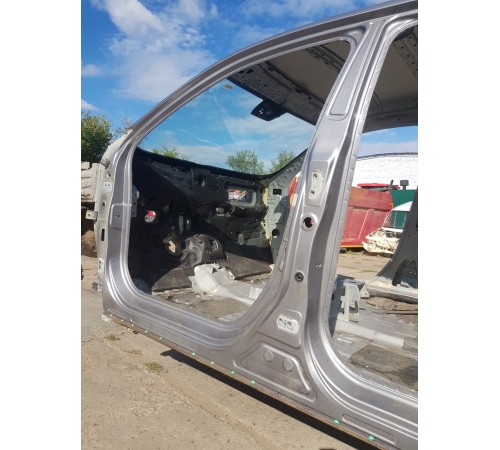 Порог со стойкой левый