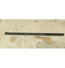 Молдинг стекла двери задней правой внутренний