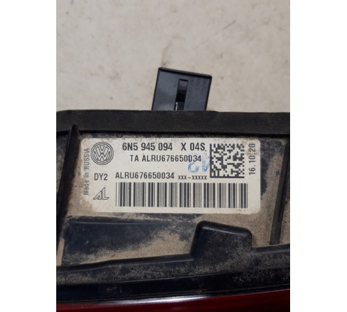 Фонарь крышки багажника правый