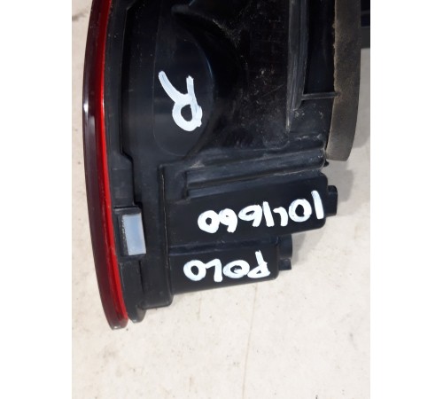 Фонарь крышки багажника правый