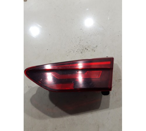 Фонарь крышки багажника правый