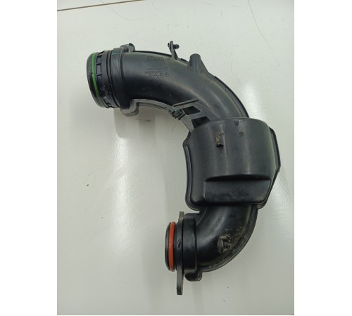 Патрубок воздушного фильтра