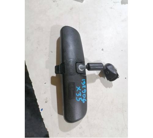 Зеркало заднего вида салонное