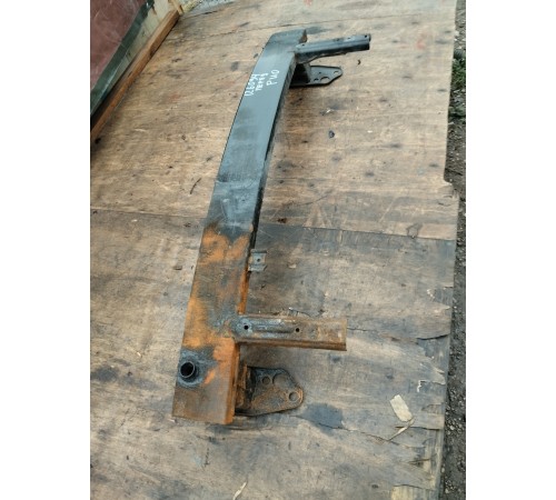 Усилитель переднего бампера