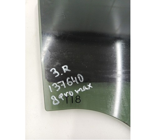 Стекло двери заднее правое