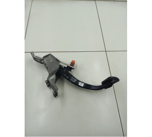 Педаль тормоза с датчиком