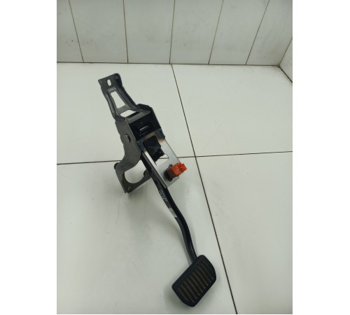 Педаль тормоза с датчиком