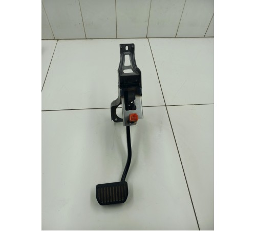 Педаль тормоза с датчиком