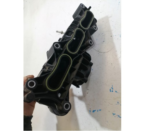 Впускной коллектор