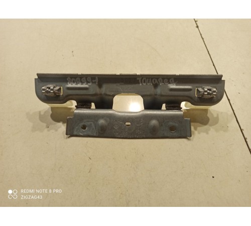 Кронштейн потолочной ручки (передней левой)