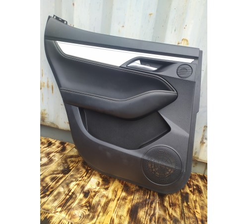 Обшивка двери задняя левая