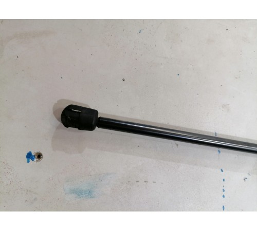 Амортизатор крышки багажника