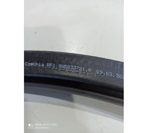 Уплотнитель двери(задний левый)