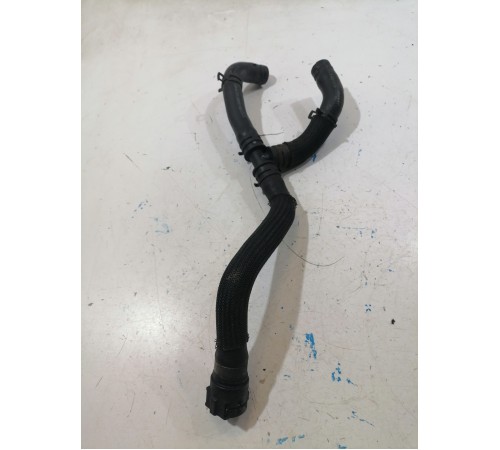 Патрубок системы охлаждения