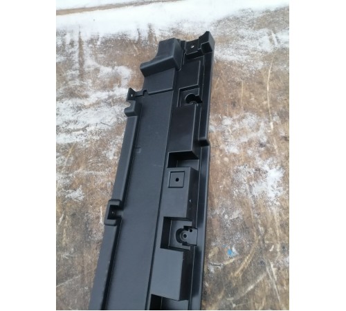 Обшивка пола багажника правая