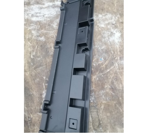 Обшивка пола багажника правая