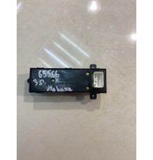 Кнопка стеклоподъемника (задняя, правая)