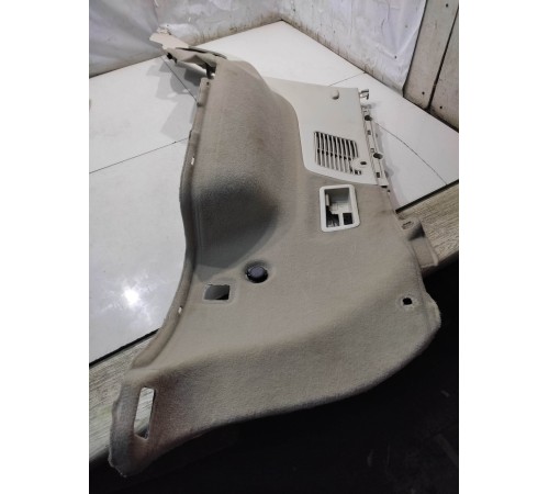 Обшивка багажника (задняя, правая)