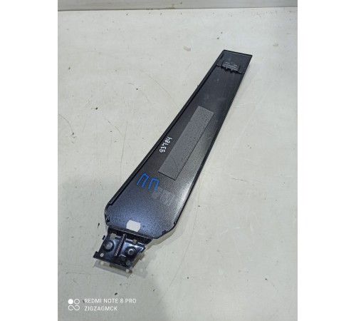 Накладка двери (передняя правая)