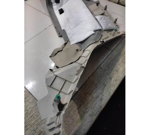 Обшивка багажника (задняя, правая)