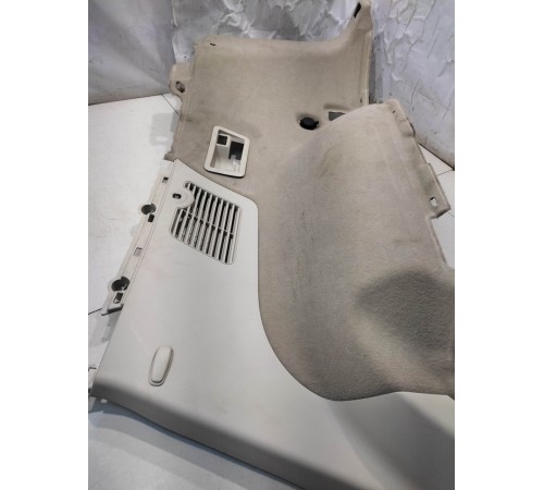 Обшивка багажника (задняя, правая)