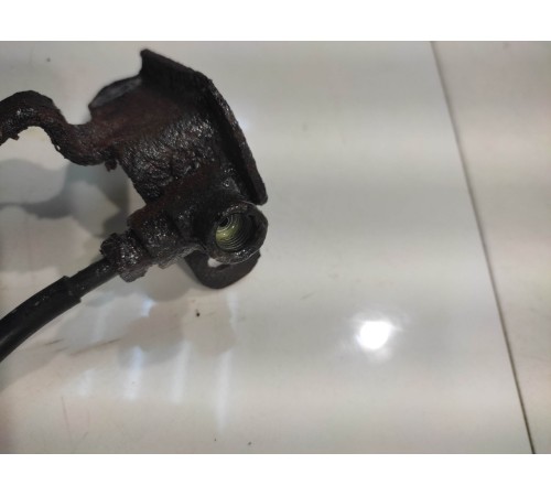 тормозной шланг(правый)