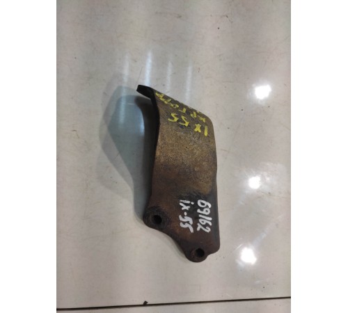 Кронштейн гофры глушителя