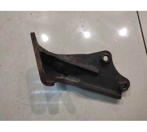 Кронштейн гофры глушителя