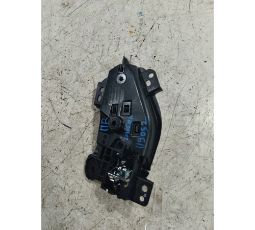 Ручка двери передняя правая внутренняя