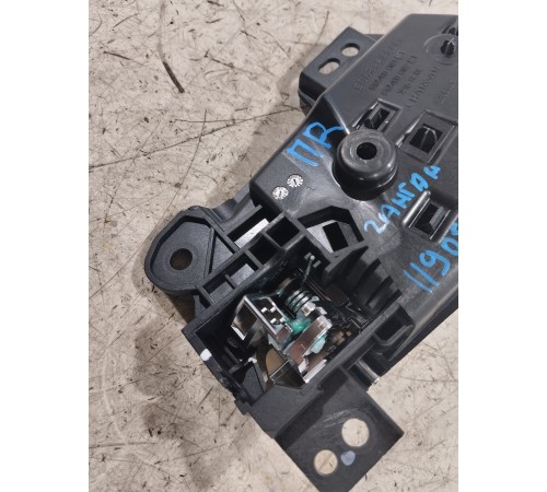 Ручка двери передняя правая внутренняя