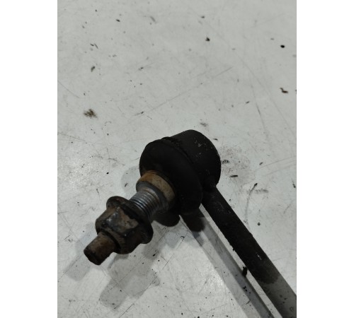 Стойка стабилизатора передняя