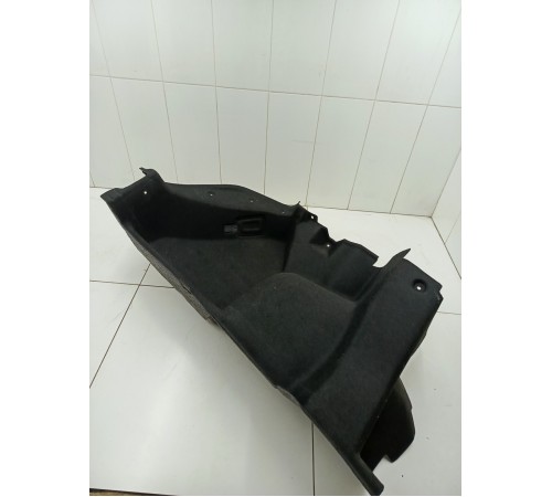 Обшивка багажника левая