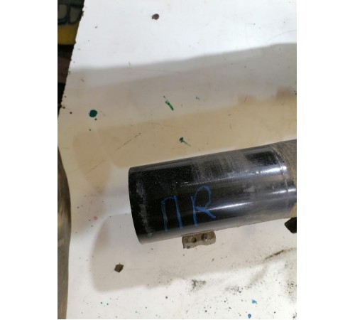 Амортизатор подвески передний левый в сборе