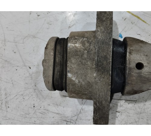 Опора двигателя центральная