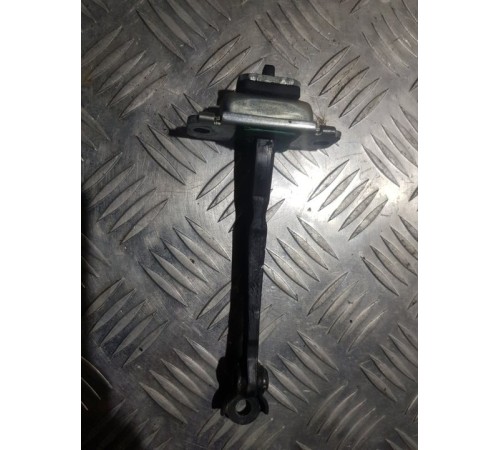 Ограничитель двери перед. лев.