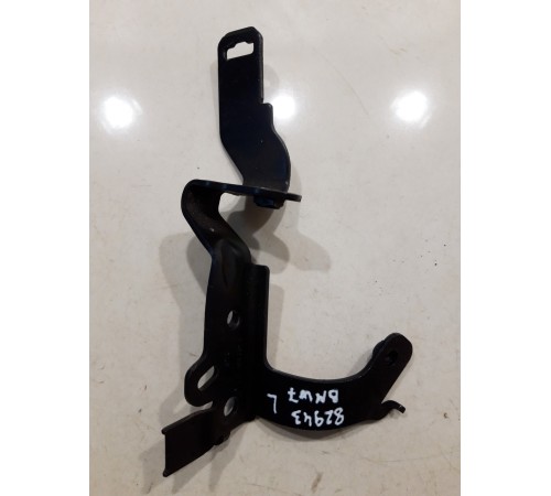 Кронштейн(крепление) электропроводки генератора (левый)