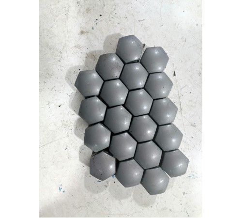 Комплект колесных колпачков 20 шт.