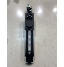 Кронштейн переднего левого ремня безопасности