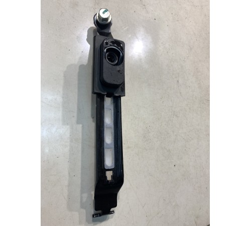 Кронштейн переднего левого ремня безопасности