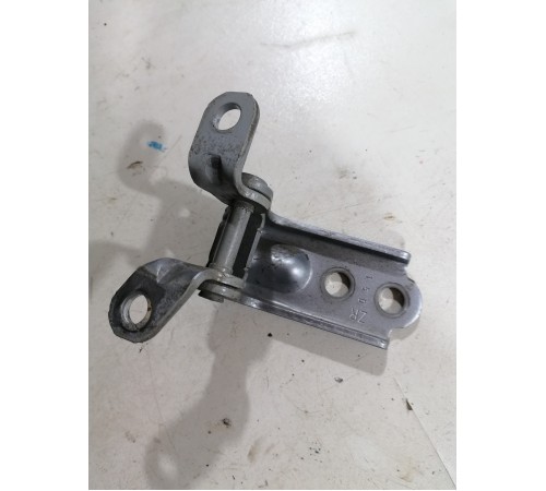 Петля двери задняя правая нижняя