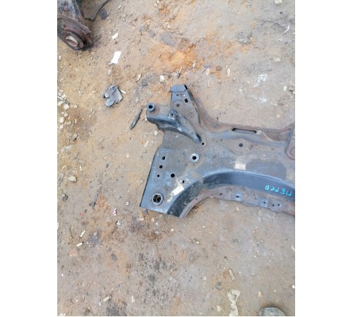 Балка (подрамник) передний